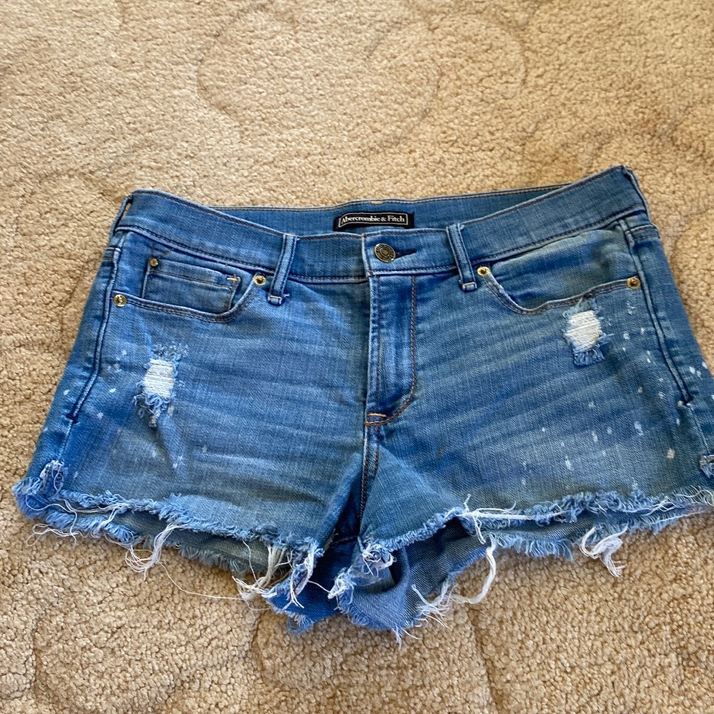 Abercrombie& Fitch womens jeans shorts W28 L2 - Picture 1 of 7